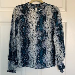 WORTHINGTON mock neck snakeskin blouse, small